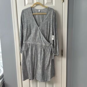 NWT Old Navy size 18 wrap dress